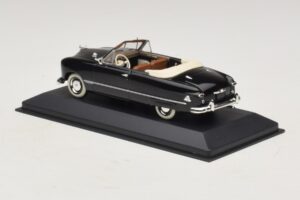 Ford FL Cabriolet Schwarz Minichamps 1:43 400082231 Druckguss — Bild 3 von 5