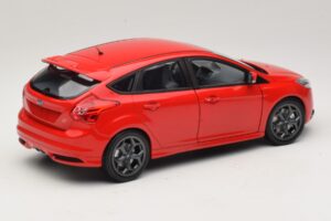 Ford Focus ST Mk2 Rot Minichamps 1:18 110082002 Druckguss — Bild 3 von 8