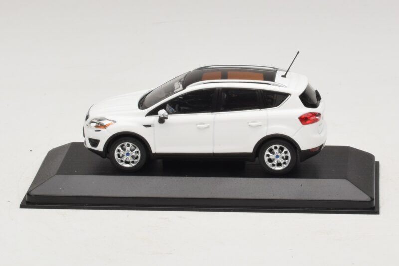 Ford Kuga Mk1 Weiß Händleredition Minichamps 1:43 Ford Kuga Mk1 Weiß Händleredition Minichamps 1:43 KUGA002 Druckguss