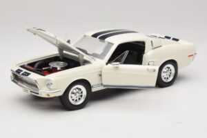 Ford Shelby GT500KR Weiß Road Legends 1:18 92168 Druckguss — Bild 2 von 8