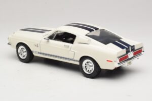 Ford Shelby GT500KR Weiß Road Legends 1:18 92168 Druckguss — Bild 7 von 8