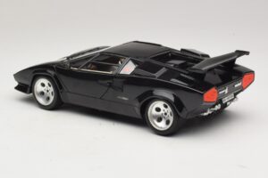 Lamborghini Countach 5000 Quattrovalvole Schwarz Bburago 1:18 3337 Druckguss — Bild 7 von 8