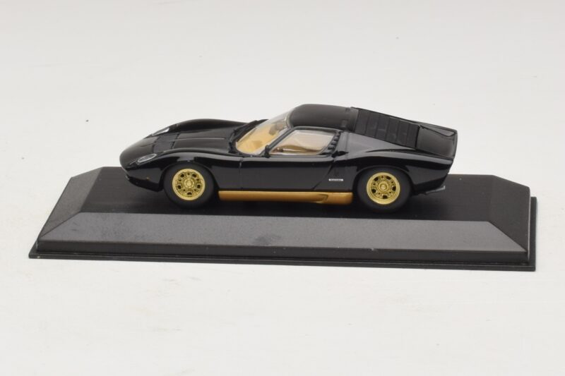 Lamborghini Miura P400 Schwarz Minichamps 1:43 Lamborghini Miura P400 Schwarz Minichamps 1:43 430103004 Druckguss