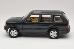 Land Rover Range Rover P38A 4.6 HSE Grün Metallic AUTOart 1:18 70010 Druckguss — Bild 4 von 8