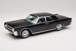 Lincoln Continental Schwarz KK-Scale 1:18 KKDC181483 Druckguss