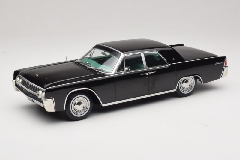 Lincoln Continental Schwarz KK-Scale 1:18 KKDC181483 Druckguss