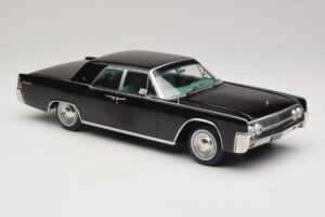 Lincoln Continental Schwarz KK-Scale 1:18 KKDC181483 Druckguss — Bild 4 von 6