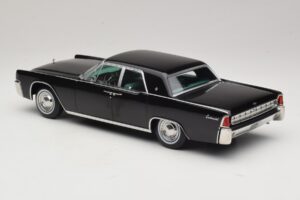 Lincoln Continental Schwarz KK-Scale 1:18 KKDC181483 Druckguss — Bild 5 von 6