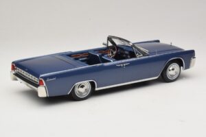 Lincoln Continental Convertible Blau Metallic The Lincoln Lawyer KK-Scale 1:18 KKDC181522 Druckguss — Bild 3 von 7
