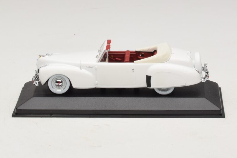 Lincoln Continental Cabriolet Weiß Minichamps 1:43 Lincoln Continental Cabriolet Weiß Minichamps 1:43 400082501 Druckguss