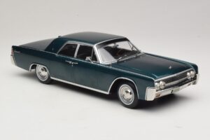 Lincoln Continental Dunkelgrün Metallic Matrix Reloaded & Revolutions KK-Scale 1:18 KKDC181481 Druckguss — Bild 4 von 6