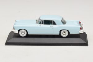 Lincoln Continental Mark II Hellblau Minichamps 1:43 Lincoln Continental Mark II Hellblau Minichamps 1:43 400082304 Druckguss