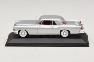 Lincoln Continental Mark II Silber Minichamps 1:43 Lincoln Continental Mark II Silber Minichamps 1:43 400082301 Druckguss