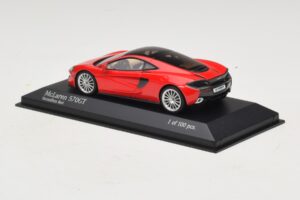 McLaren 570GT Vermillion Red Minichamps 1:43 537154522 Druckguss — Bild 3 von 5