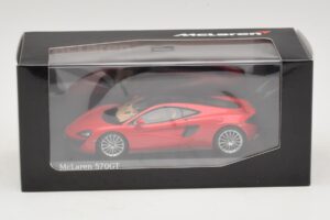 McLaren 570GT Vermillion Red Minichamps 1:43 537154522 Druckguss — Bild 5 von 5