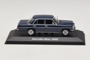 Mercedes 200D W115 Blau Maxichamps 1:43 940034000 Druckguss
