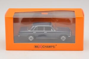 Mercedes 200D W115 Blau Maxichamps 1:43 940034000 Druckguss — Bild 5 von 5