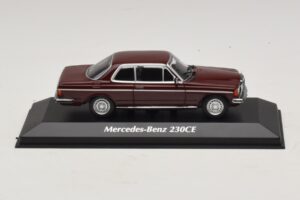 Mercedes 230 CE C123 Rot Maxichamps 1:43 940032221 Druckguss