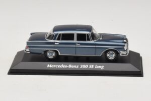 Mercedes 300 SE W112 Lang Blau Metallic Maxichamps 1:43 940035200 Druckguss