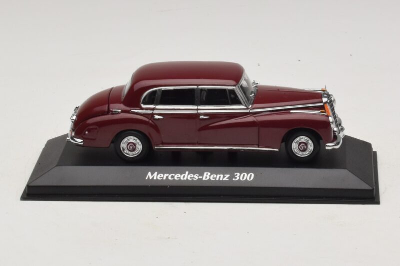 Mercedes 300 W186 Dunkelrot Maxichamps 1:43 940039060 Druckguss