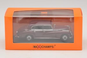 Mercedes 300 W186 Dunkelrot Maxichamps 1:43 940039060 Druckguss — Bild 5 von 5