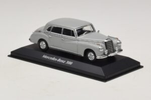 Mercedes 300 W186 Grau Maxichamps 1:43 940039061 Druckguss — Bild 3 von 5