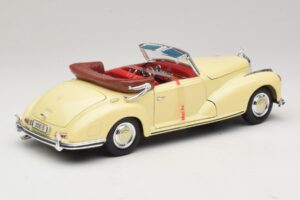 Mercedes 300S Creme Maisto 1:18 31806 Druckguss — Bild 3 von 8