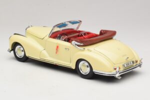 Mercedes 300S Creme Maisto 1:18 31806 Druckguss — Bild 7 von 8