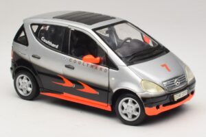Mercedes A-Class W168 D. Coulthard Silber Maisto 1:18 35841 Druckguss — Bild 6 von 8
