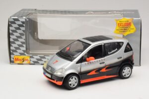 Mercedes A-Class W168 D. Coulthard Silber Maisto 1:18 35841 Druckguss — Bild 8 von 8