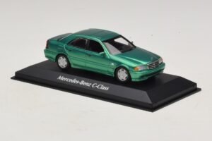 Mercedes C-Class W202 Grün Metallic Maxichamps 1:43 940037061 Druckguss — Bild 3 von 5