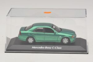 Mercedes C-Class W202 Grün Metallic Maxichamps 1:43 940037061 Druckguss — Bild 4 von 5