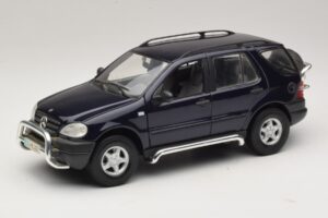 Mercedes ML320 W163 Blau Maisto 1:18 31847 Druckguss