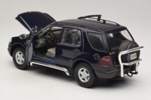 Mercedes ML320 W163 Blau Maisto 1:18 31847 Druckguss — Bild 5 von 8
