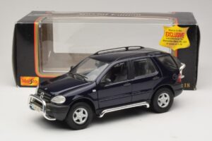 Mercedes ML320 W163 Blau Maisto 1:18 31847 Druckguss — Bild 8 von 8