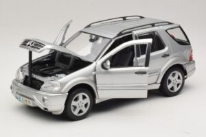 Mercedes ML55 AMG W163 Silber Maisto 1:18 31876-P1 Druckguss — Bild 2 von 8