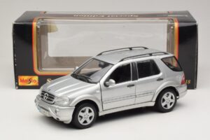 Mercedes ML55 AMG W163 Silber Maisto 1:18 31876-P1 Druckguss — Bild 8 von 8