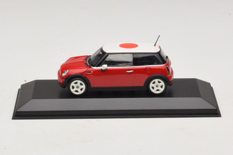 Mini Cooper One R50 Rot Mit Japanischer Flagge Minichamps 1:43 MINI034 Druckguss