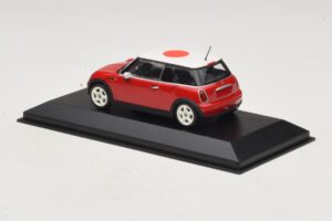 Mini Cooper One R50 Rot Mit Japanischer Flagge Minichamps 1:43 MINI034 Druckguss — Bild 3 von 5