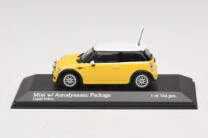 Mini Cooper One R50 mit Aero-Paket Gelb Minichamps 1:43 431138274 Diecast