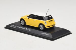 Mini Cooper One R50 mit Aero-Paket Gelb Minichamps 1:43 431138274 Diecast — Bild 3 von 4