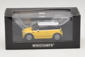 Mini Cooper One R50 mit Aero-Paket Gelb Minichamps 1:43 431138274 Diecast — Bild 4 von 4