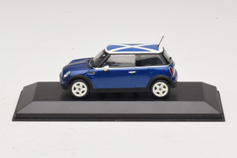 Mini Cooper S R53 Blau Mit Schottischer Flagge Minichamps 1:43 MINI016 Druckguss