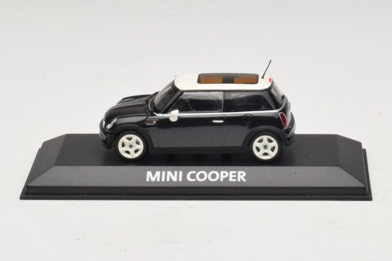 Mini Cooper S R53 Dunkelgrün Mit Panoramadach Minichamps 1:43 Mini Cooper S R53 Dunkelgrün Mit Panoramadach Minichamps 1:43 MINI015 Druckguss