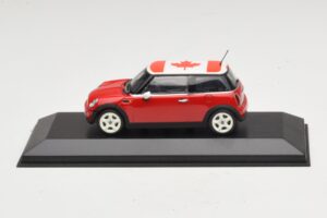Mini Cooper S R53 Rot Mit Kanadischer Flagge Minichamps 1:43 MINI017 Diecast