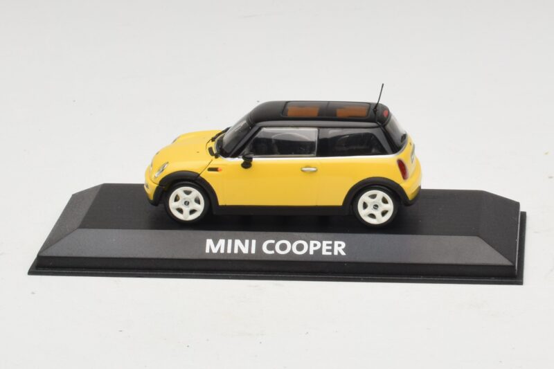 Mini Cooper S R53 Gelb Mit Schwarzem Dach Minichamps 1:43 MINI031 Diecast