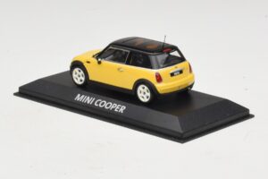 Mini Cooper S R53 Gelb Mit Schwarzem Dach Minichamps 1:43 MINI031 Diecast — Bild 3 von 4