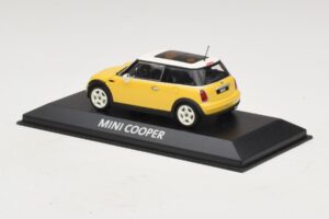 Mini Cooper S R53 Gelb Mit Gelbem Panoramadach Minichamps 1:43 MINI029 Druckguss — Bild 3 von 4