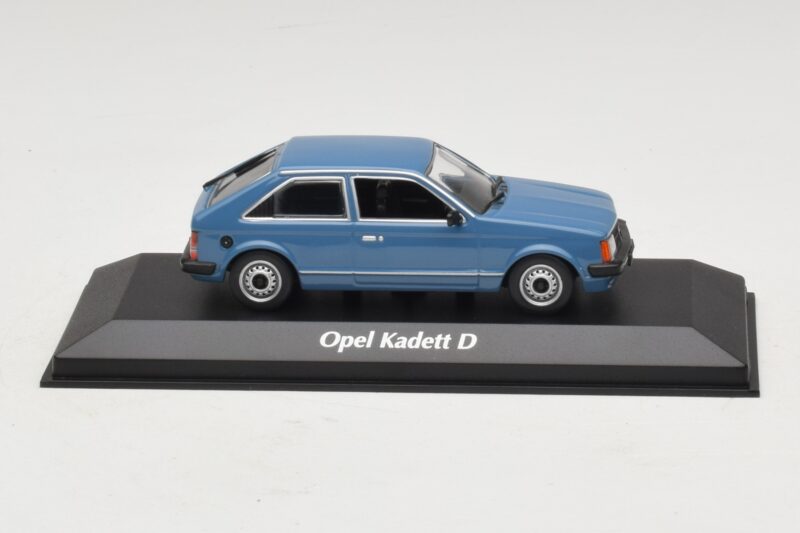 Opel Kadett D Blau Maxichamps 1:43 Opel Kadett D Blau Maxichamps 1:43 940044100 Druckguss