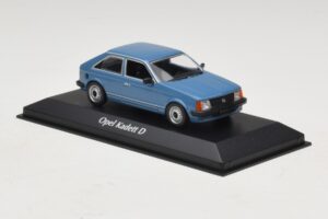 Opel Kadett D Blau Maxichamps 1:43 940044100 Druckguss — Bild 3 von 5